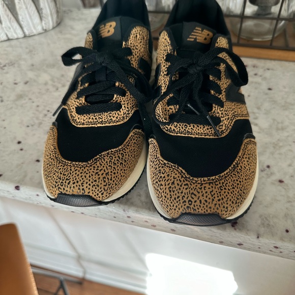 New Balance Fresh Foam X70 Sneaker - Women's sz: 7 - Picture 4 of 10